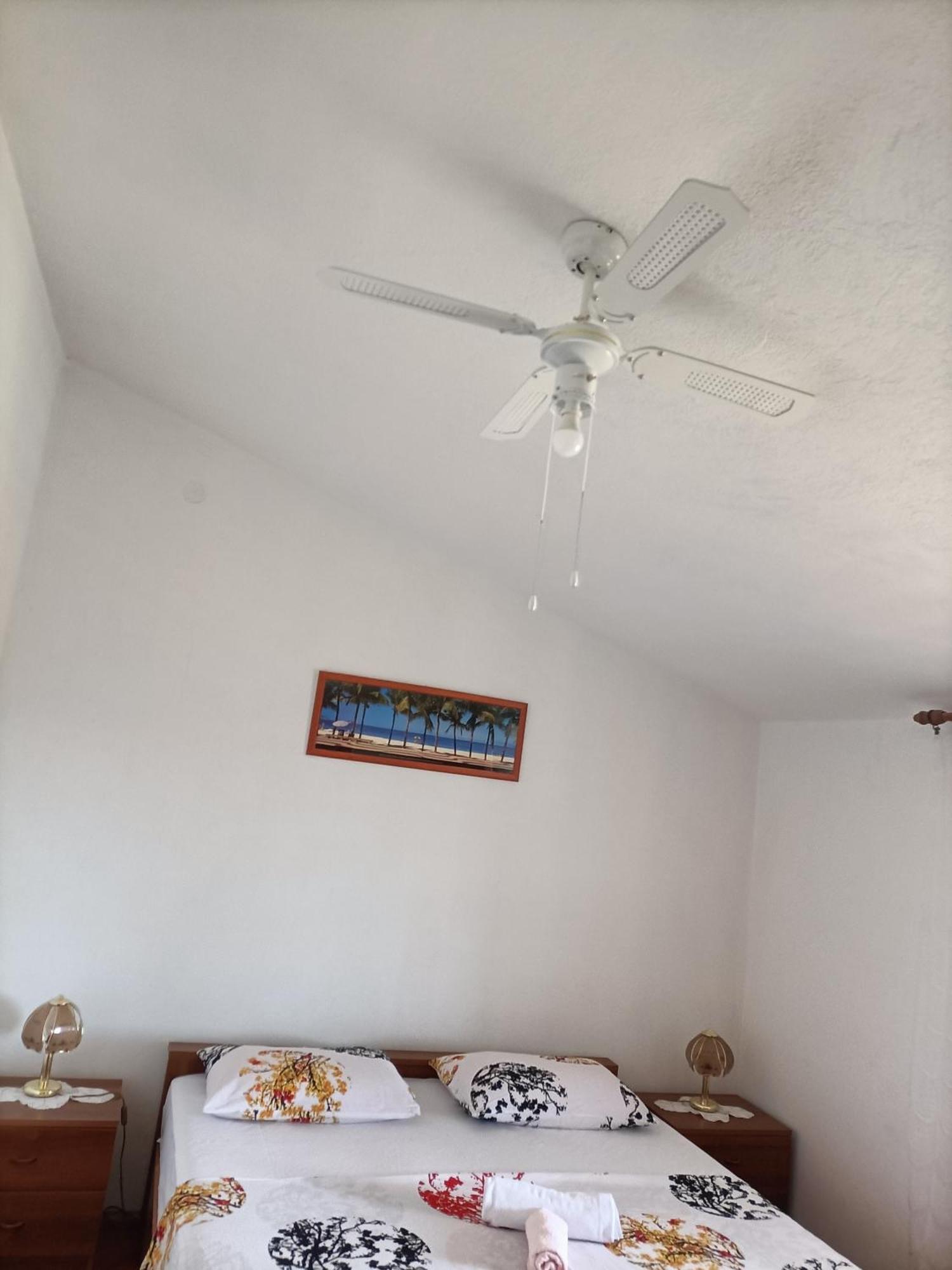 Apartment Zdenka 1 Трогир Екстериор снимка