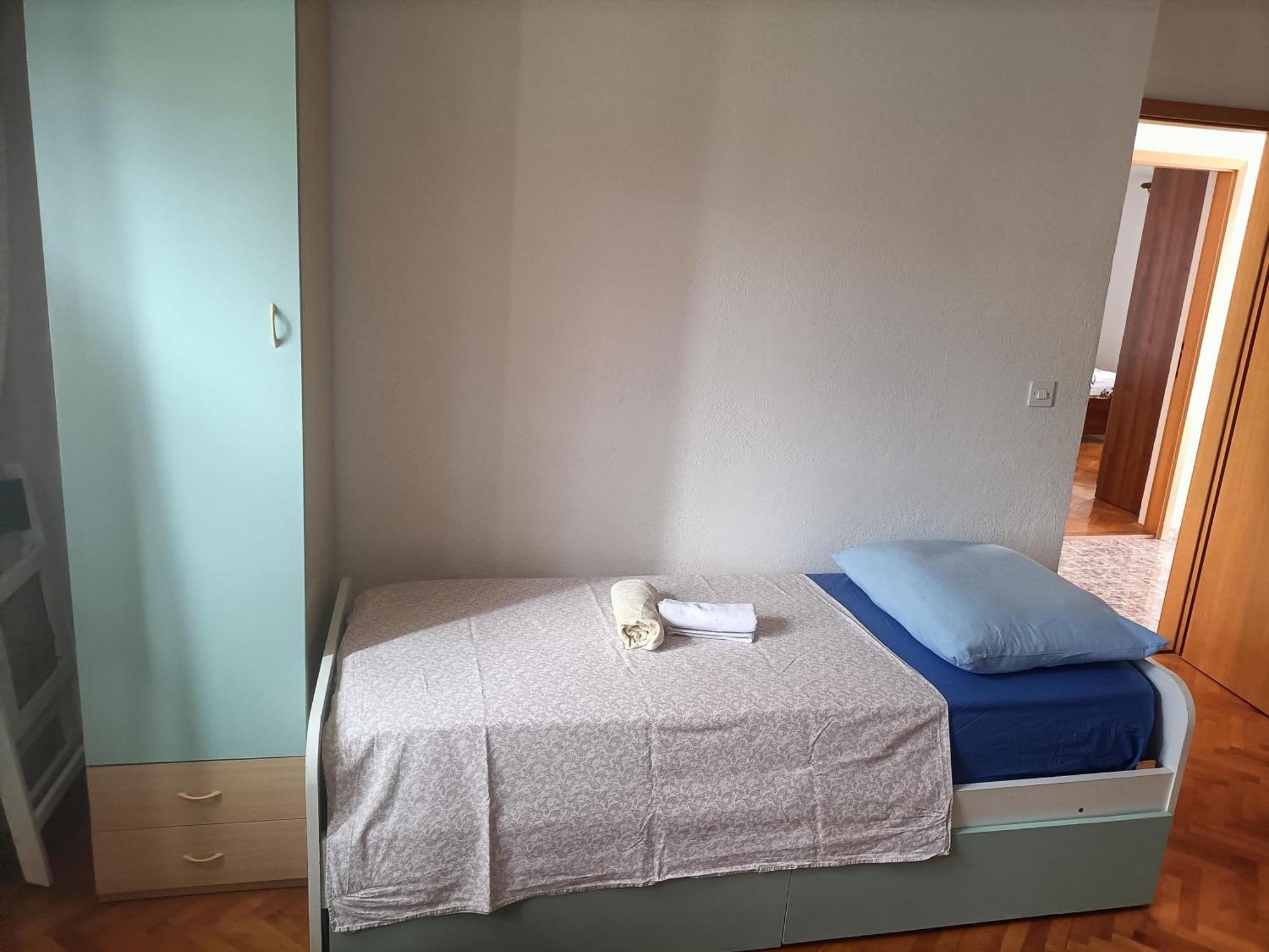 Apartment Zdenka 1 Трогир Екстериор снимка